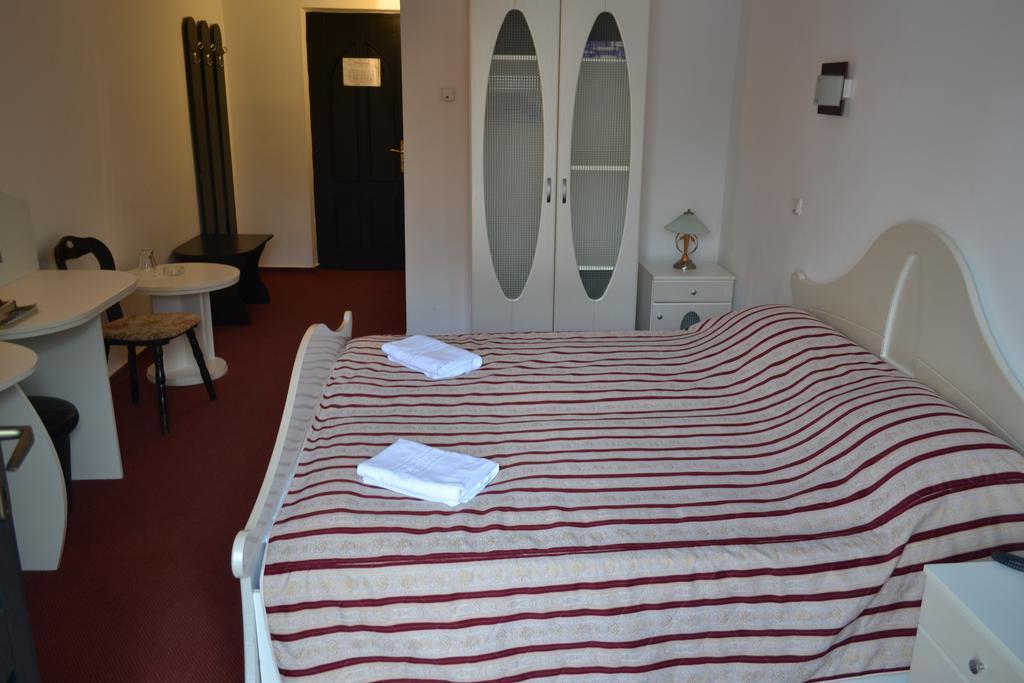 Hotel Marion Padurea Rotunda*** Reghin Ruang foto